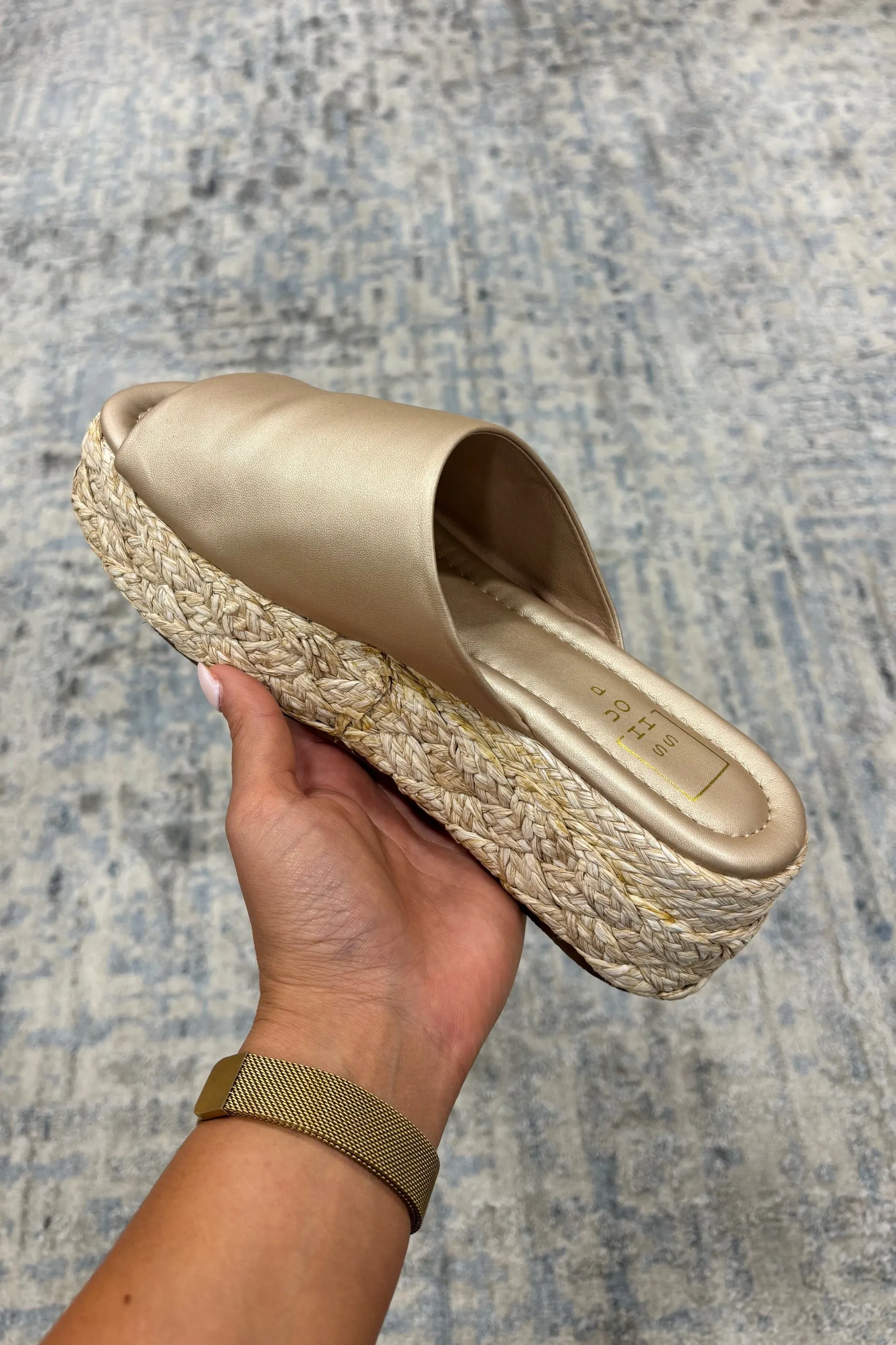 Lizzie Wedge Sandal Gold
