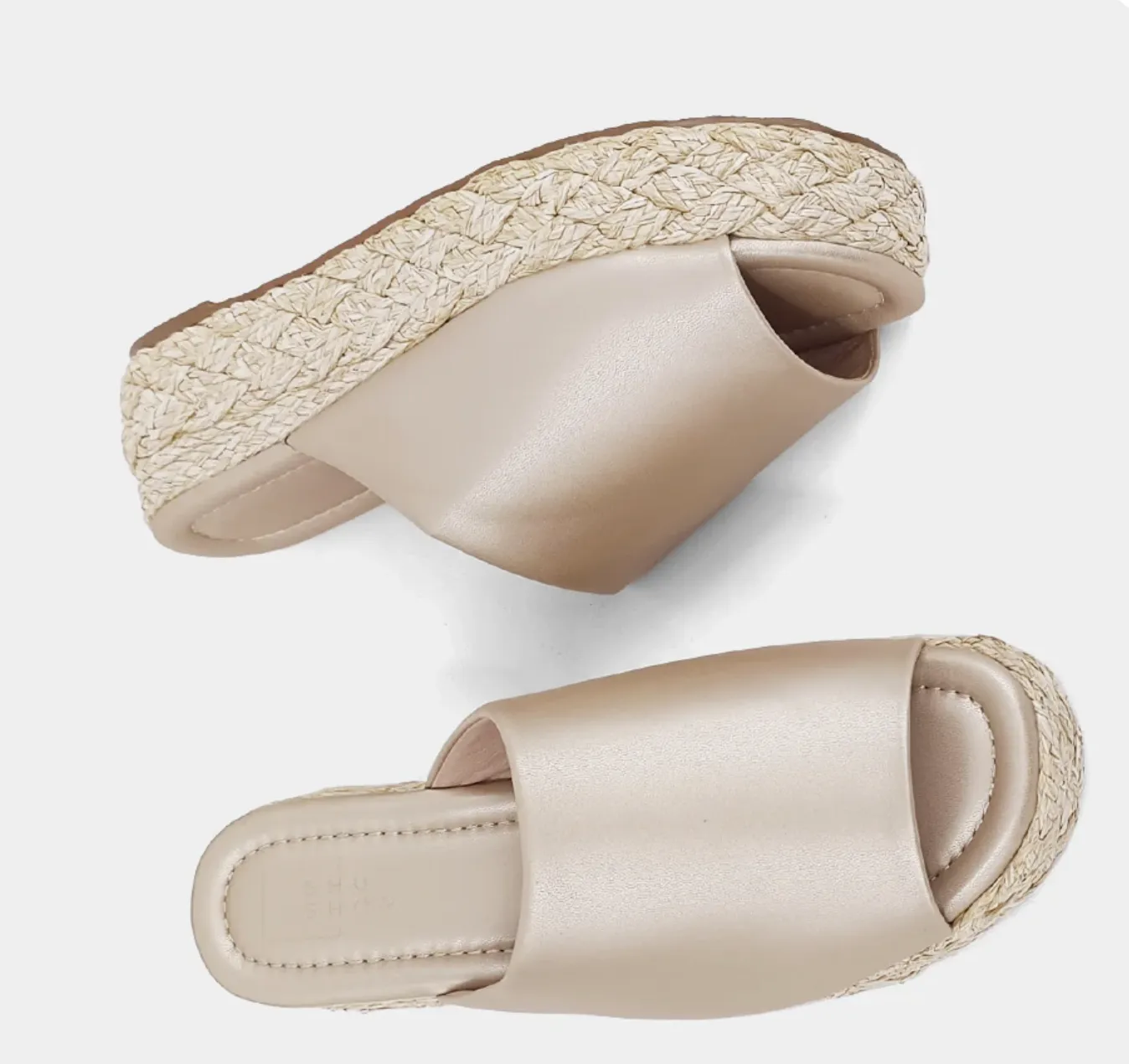 Lizzie Wedge Sandal Gold